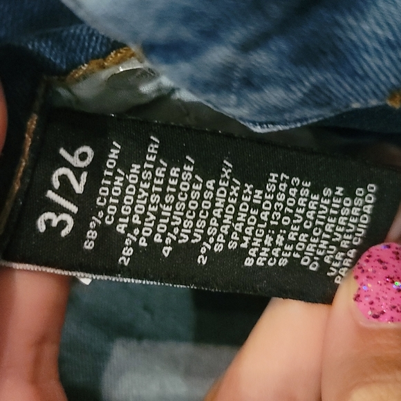 Jean Shorts - Picture 7 of 7